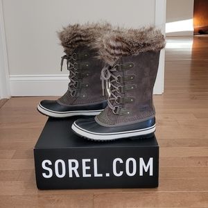 NWT SOREL JOAN OF ARTIC BOOTS in Major / Dark Stone Color Sz. 7